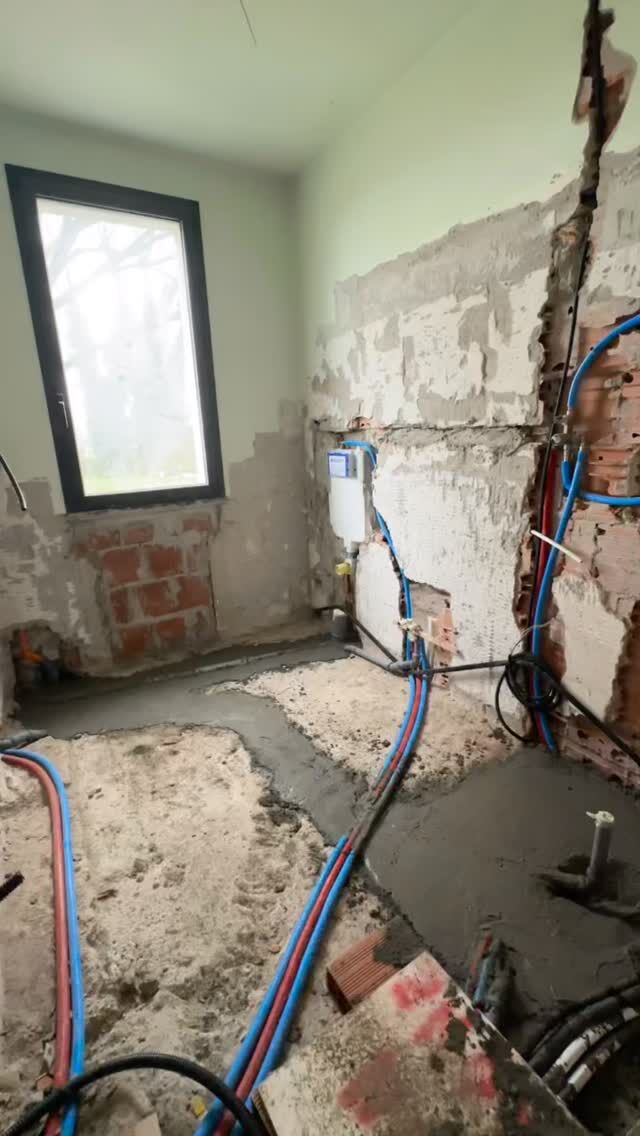 Ci siamo 🔥 Impianti idraulici ed elettrici completati ✅ Ora si passa alla…